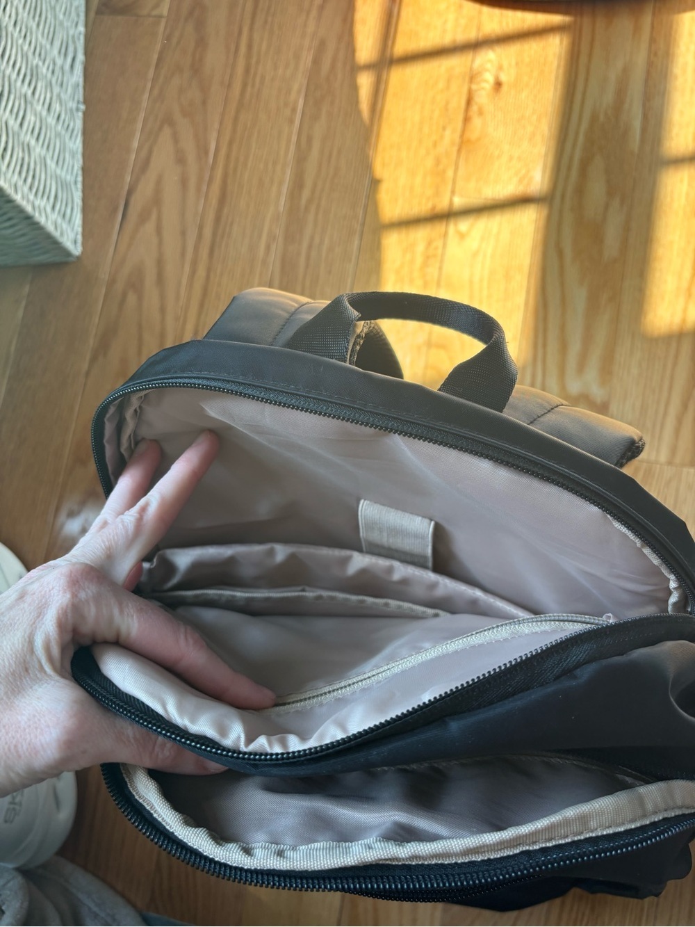 Light Flight Laptop Backpack - Picture 3 of 7